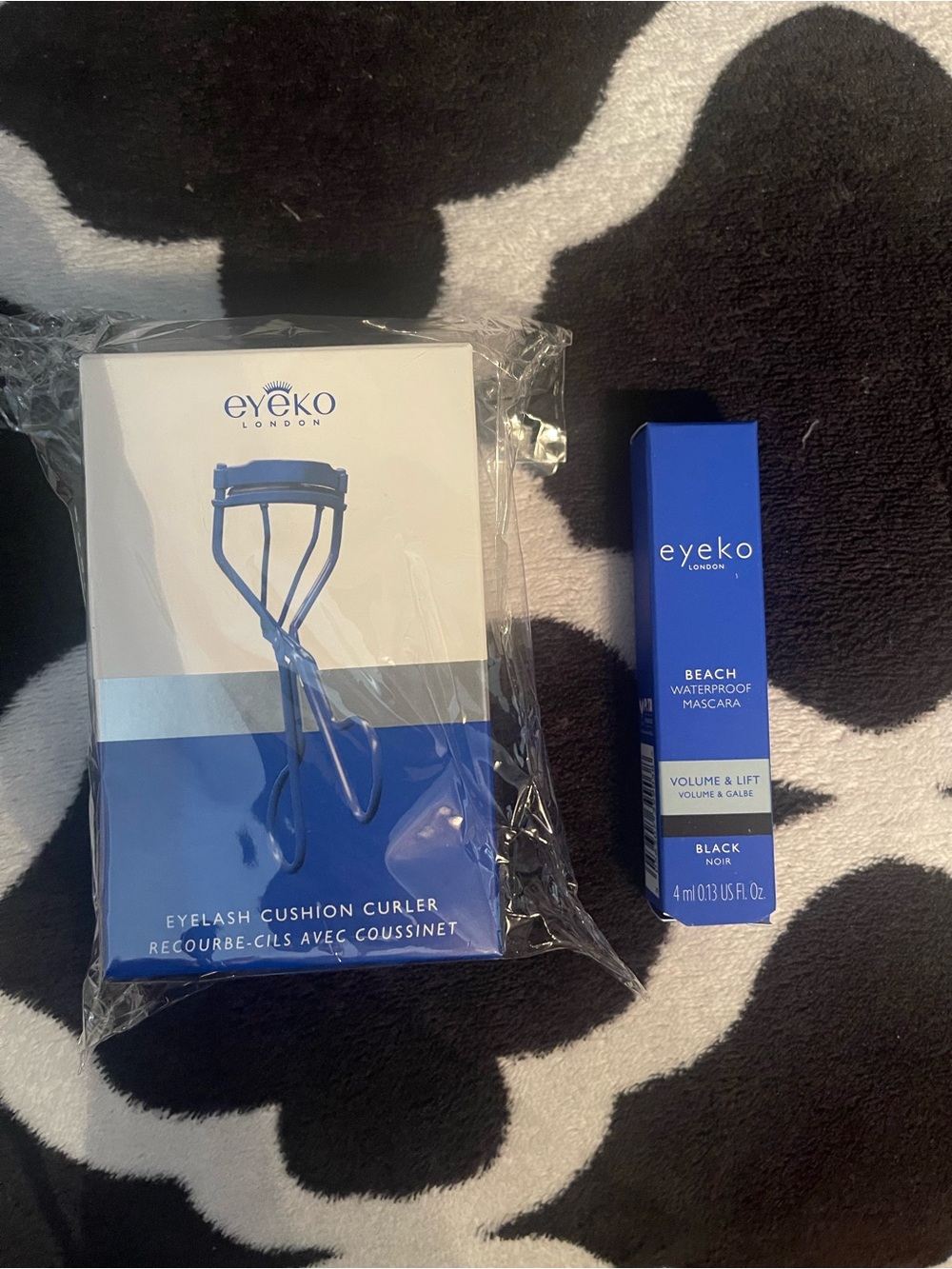 Eyeko Eyelash Curler with Black Beach Waterproof travel size Mascara (Korean)